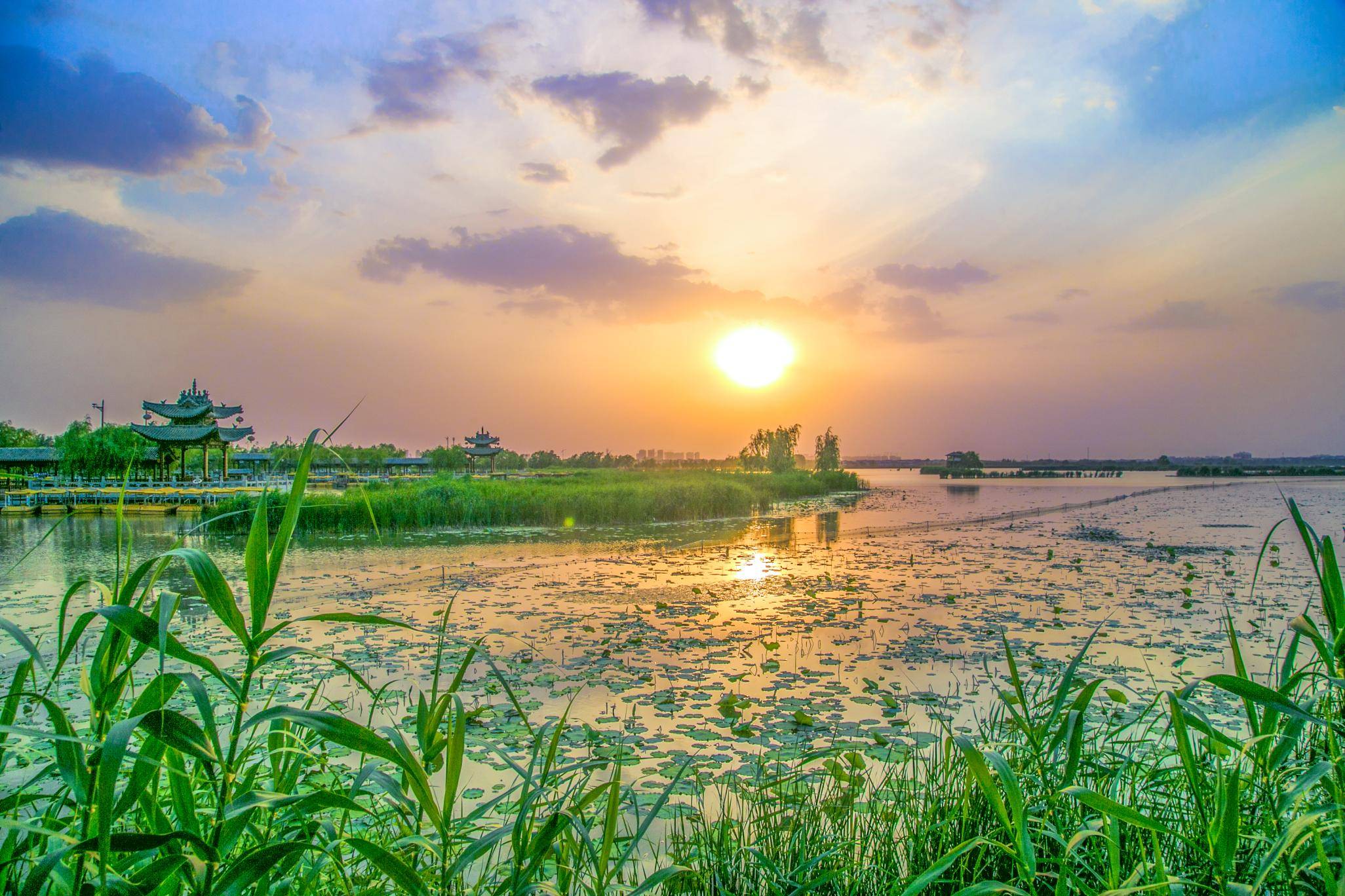 淮阳.龙湖夕照美如画